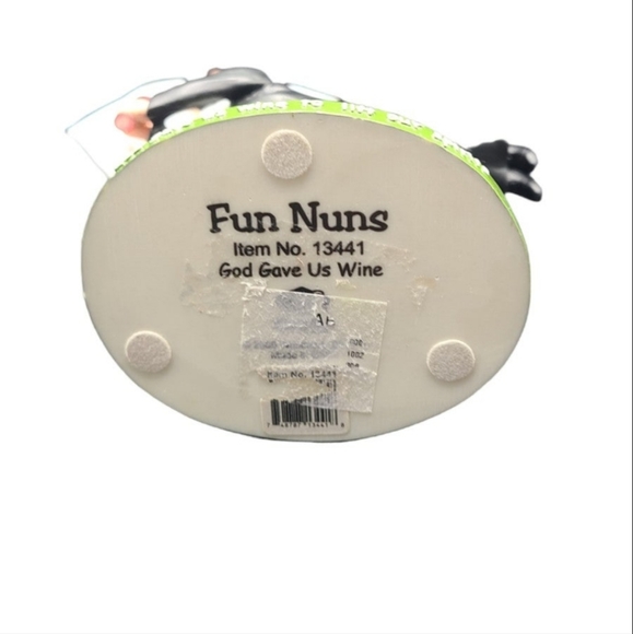 Flying nun with wine glass - Picture 4 of 4